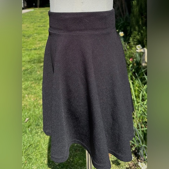 Urban Coco Flared Mini Skater Skirt - size M - Picture 2 of 5